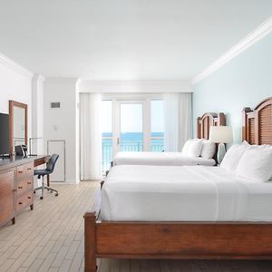 2 Queen Gulf Front Balcony